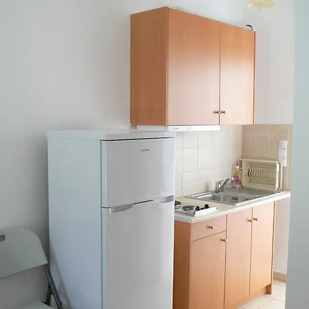 アパート Aggeliko