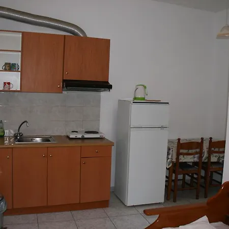 アパート Aggeliko ギシオ